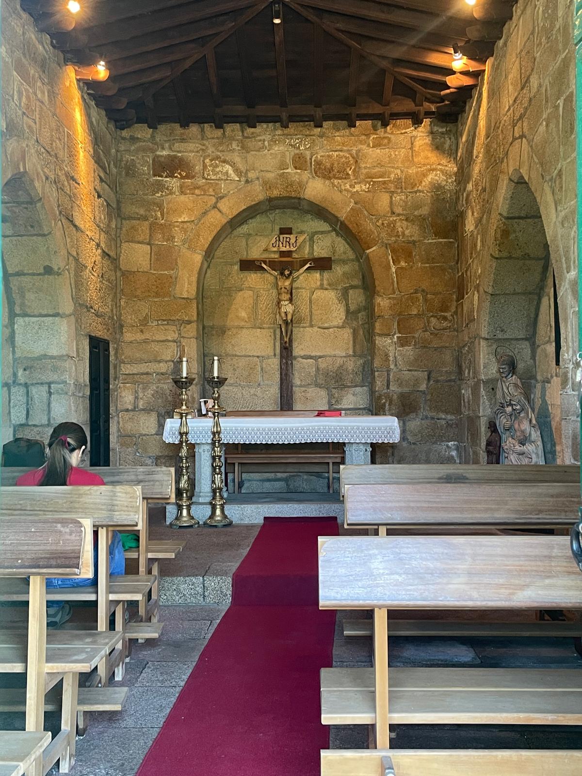 Interior da capela, Beatriz Frias, 2024